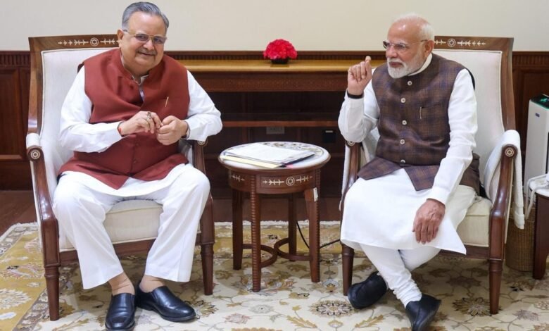 कैबिनेट विस्तार से पहले दिल्ली पहुंचे विधानसभा अध्यक्ष डॉ. रमन सिंह, प्रधानमंत्री मोदी से की मुलाकात