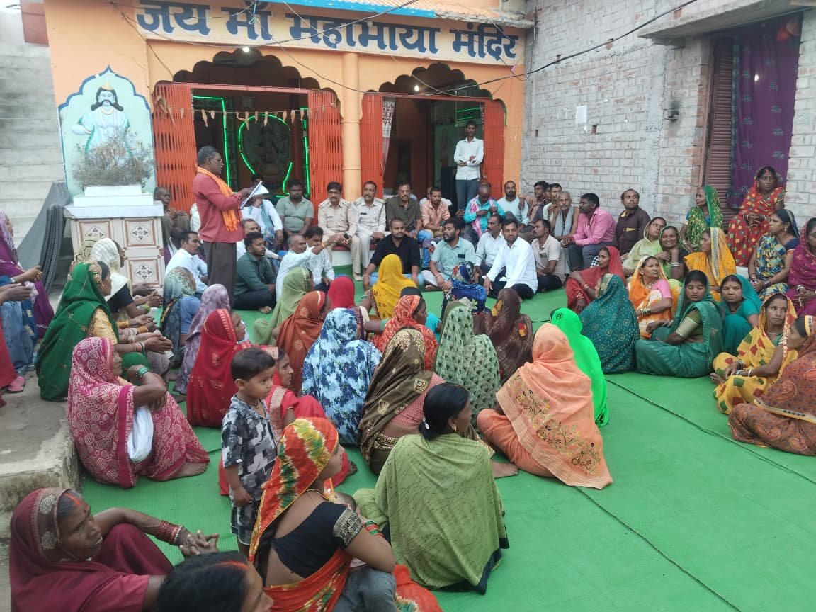 बेमेतरा के गांवों में कुछ ऐसा हुआ कि शराब की दुकानों पर लग गया ताला … जानिए पूरी कहानी 1 बेमेतरा के गांवों में कुछ ऐसा हुआ कि शराब की दुकानों पर लग गया ताला … जानिए पूरी कहानी