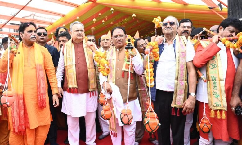 मुख्यमंत्री विष्णु देव साय और विधानसभा अध्यक्ष डॉ. रमन सिंह ने रायपुर की भव्य कांवड़ यात्रा में हुए शामिल, रूद्राभिषेक कर प्रदेशवासियों की सुख-समृद्धि की कामना