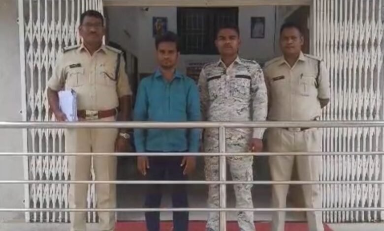 पुलिस की बड़ी कार्रवाई: : सरकारी नौकरी के नाम पर ₹10 लाख ठगी, आरोपी गिरफ्तार