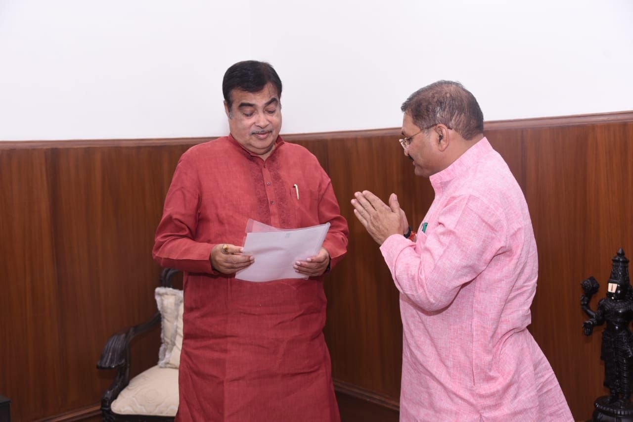 केंद्र से बड़ी सौगात : सांसद संतोष पांडेय की पहल पर चिल्फी–कवर्धा बॉर्डर से जबलपुर तक 4 लेन सड़क को मिली मंजूरी 1 केंद्र से बड़ी सौगात : सांसद संतोष पांडेय की पहल पर चिल्फी–कवर्धा बॉर्डर से जबलपुर तक 4 लेन सड़क को मिली मंजूरी