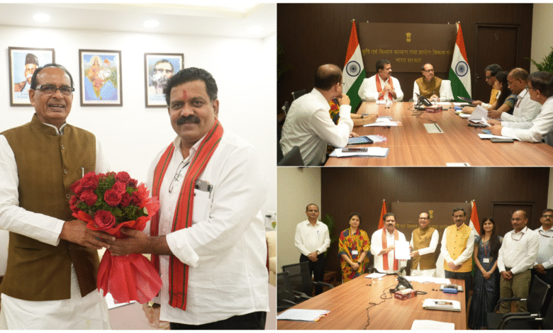 केंद्रीय मंत्री शिवराज सिंह चौहान से मिले छत्तीसगढ़ के उपमुख्यमंत्री विजय शर्मा, पीएम जनमन योजना में छत्तीसगढ़ को 100 पुल निर्माण सहित 375.71 करोड़ रु. की दी स्वीकृति