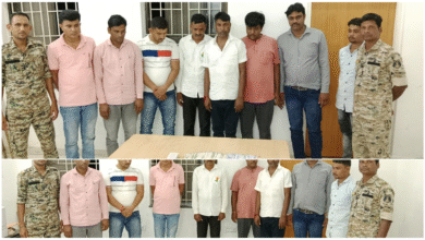 पुलिस की बड़ी कार्रवाई : जंगल में चल रहे जुए के अड्डे पर आठ जुआरी गिरफ्तार, ₹1.12 लाख की ज़ब्ती 1 पुलिस की बड़ी कार्रवाई : जंगल में चल रहे जुए के अड्डे पर आठ जुआरी गिरफ्तार, ₹1.12 लाख की ज़ब्ती