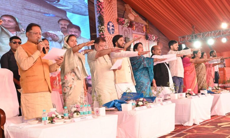 सूरजपुर जिले की 75 ग्राम पंचायतें हुईं “बाल विवाह मुक्त 10 सूरजपुर जिले की 75 ग्राम पंचायतें हुईं “बाल विवाह मुक्त