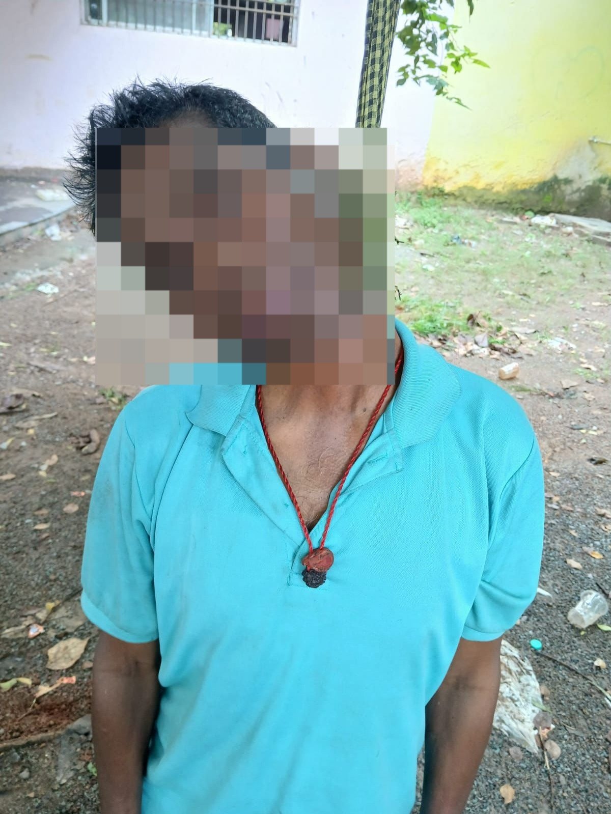 रायपुर पुलिस लाइन में प्रधान आरक्षक ने फांसी लगाकर दी जान, मानसिक दबाव की आशंका 1 रायपुर पुलिस लाइन में प्रधान आरक्षक ने फांसी लगाकर दी जान, मानसिक दबाव की आशंका