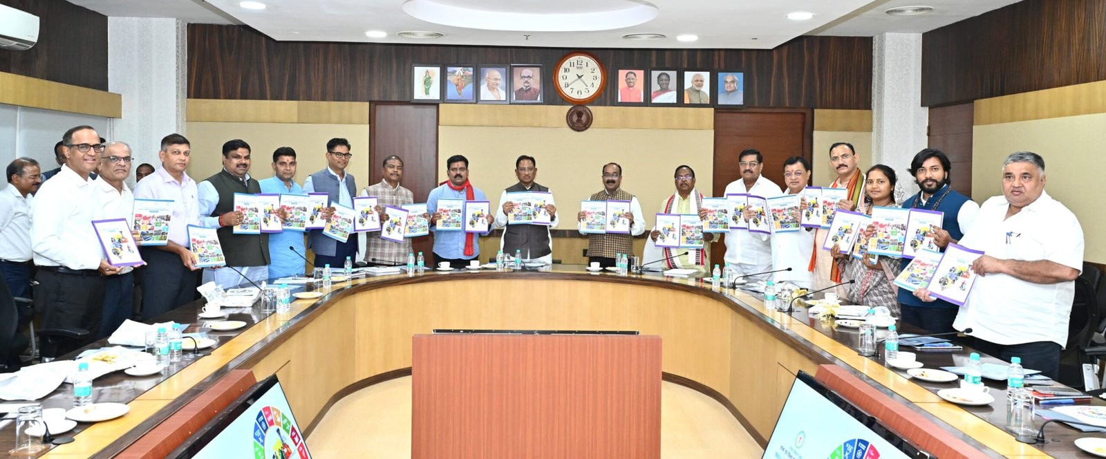 कैबिनेट बैठक में कई बड़े फैसलों पर लगी मुहर : शहीद एएसपी की पत्नी को डीएसपी पद पर अनुकंपा नियुक्ति, सौर ऊर्जा नीति में संशोधन, पत्रकारों को मिलेगी दोगुनी सम्मान निधि 1 कैबिनेट बैठक में कई बड़े फैसलों पर लगी मुहर : शहीद एएसपी की पत्नी को डीएसपी पद पर अनुकंपा नियुक्ति, सौर ऊर्जा नीति में संशोधन, पत्रकारों को मिलेगी दोगुनी सम्मान निधि