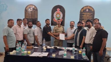 कवर्धा में त्योहारों की तैयारियों को लेकर CAIT पदाधिकारियों ने यातायात प्रभारी से की चर्चा, यातायात व्यवस्था सुधारने पर दिया जोर 4 कवर्धा में त्योहारों की तैयारियों को लेकर CAIT पदाधिकारियों ने यातायात प्रभारी से की चर्चा, यातायात व्यवस्था सुधारने पर दिया जोर