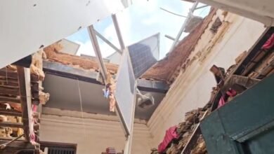 रायपुर कलेक्ट्रेट में बड़ा हादसा, रूम नंबर-8 की छत गिरने से मचा हड़कंप 7 रायपुर कलेक्ट्रेट में बड़ा हादसा, रूम नंबर-8 की छत गिरने से मचा हड़कंप