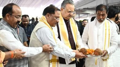 मुख्यमंत्री विष्णु देव साय भंडारपुरी धाम में आयोजित गुरु दर्शन एवं संत समागम मेला में हुए शामिल: 162 करोड़ रुपए से अधिक की राशि के 16 विकास कार्यों का किया भूमिपूजन