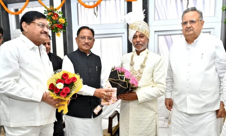 मुख्यमंत्री विष्णु देव साय गुरु खुशवंत साहेब के गृहप्रवेश कार्यक्रम में हुए शामिल, धर्मगुरु गुरु बालदास साहेब को दी जन्मदिन की शुभकामनाएं 3 मुख्यमंत्री विष्णु देव साय गुरु खुशवंत साहेब के गृहप्रवेश कार्यक्रम में हुए शामिल, धर्मगुरु गुरु बालदास साहेब को दी जन्मदिन की शुभकामनाएं