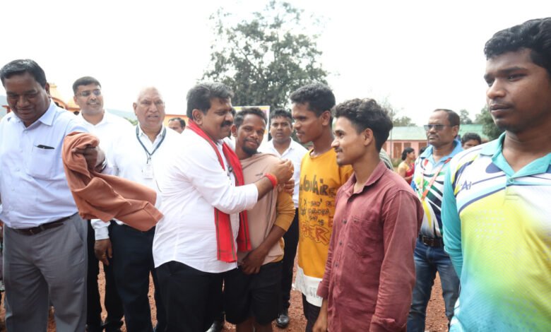 उपमुख्यमंत्री विजय शर्मा ने सुदूर वनांचल ग्राम कच्चापाल में बस्तर ओलंपिक 2025 का किया शुभारंभ 2 उपमुख्यमंत्री विजय शर्मा ने सुदूर वनांचल ग्राम कच्चापाल में बस्तर ओलंपिक 2025 का किया शुभारंभ