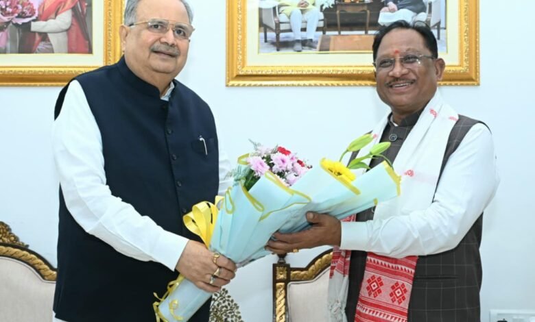 मुख्यमंत्री विष्णु देव साय को विधानसभा अध्यक्ष डॉ. रमन सिंह ने नवीन विधानसभा भवन के लोकार्पण समारोह में शामिल होने का दिया आमंत्रण