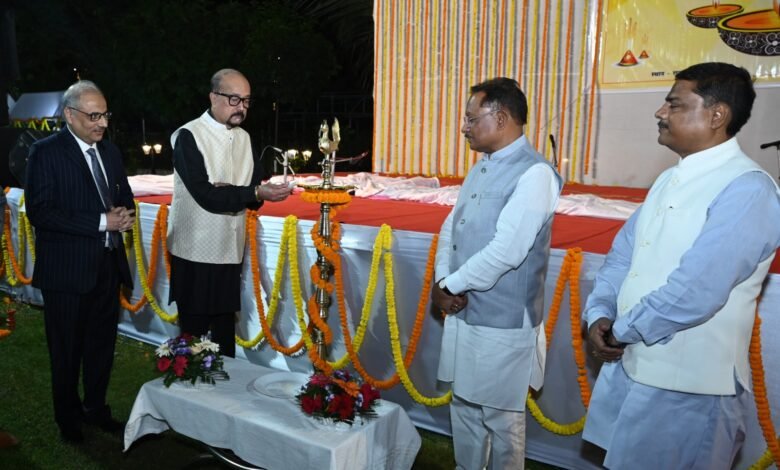 राजभवन में दीपावली मिलन समारोह का हुआ आयोजन, मुख्यमंत्री सहित जनप्रतिनिधिगण एवं गणमान्य नागरिक रहे उपस्थित 12 IMG 20251023 WA0005