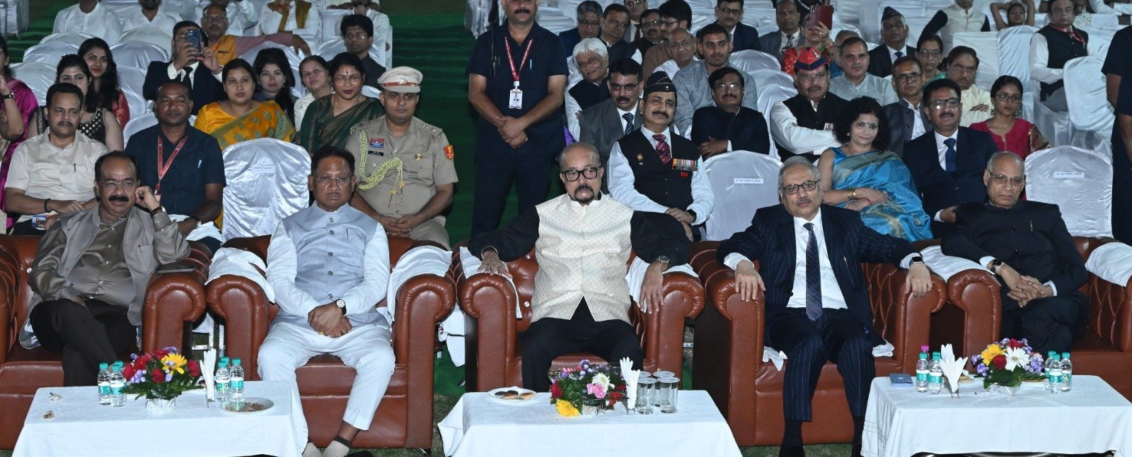 राजभवन में दीपावली मिलन समारोह का हुआ आयोजन, मुख्यमंत्री सहित जनप्रतिनिधिगण एवं गणमान्य नागरिक रहे उपस्थित 2 दीपावली मिलन समारोह