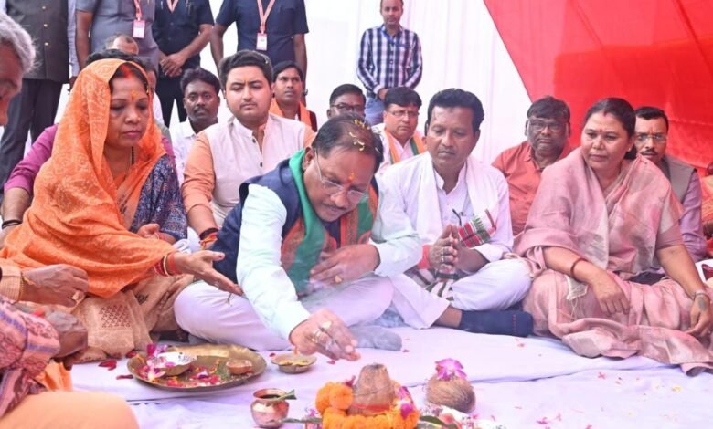 मुख्यमंत्री विष्णु देव साय ने जशपुर जिले के फरसाबहार में 40.89 करोड़ के 13 कार्यों का किया लोकार्पण एवं भूमिपूजन 9 IMG 20251029 WA0005