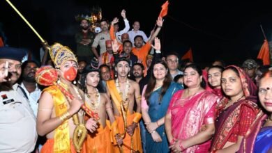 विजयादशमी का पर्व हमें अपने अंदर निहित अहंकार को दूर कर सबकी सेवा,सत्कार एवं भाईचारे के लिए प्रेरित करता है : भावना बोहरा 1 विजयादशमी का पर्व हमें अपने अंदर निहित अहंकार को दूर कर सबकी सेवा,सत्कार एवं भाईचारे के लिए प्रेरित करता है : भावना बोहरा