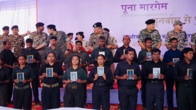 बस्तर में ऐतिहासिक आत्मसमर्पण: पूना मारगेम के तहत 210 माओवादी कैडर मुख्यधारा में लौटे, डीजीपी बोले – अब यह साथी शांति और विकास के दूत बनेंगे 2 बस्तर में ऐतिहासिक आत्मसमर्पण: पूना मारगेम के तहत 210 माओवादी कैडर मुख्यधारा में लौटे, डीजीपी बोले – अब यह साथी शांति और विकास के दूत बनेंगे