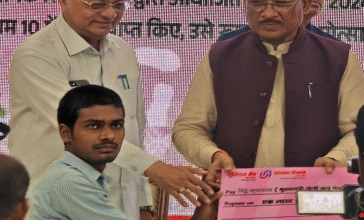 मुख्यमंत्री नोनी बाबू मेधावी शिक्षा सहायता योजना से बिट्टू का संवर रहा भविष्य, श्रमिक परिवार को आर्थिक सहायता से उच्च शिक्षा में मिली मदद 1 img 1721