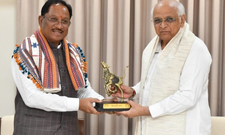 मुख्यमंत्री विष्णु देव साय ने गांधीनगर में गुजरात के मुख्यमंत्री भूपेंद्र पटेल से की सौजन्य भेंट 7 मुख्यमंत्री विष्णु देव साय ने गांधीनगर में गुजरात के मुख्यमंत्री भूपेंद्र पटेल से की सौजन्य भेंट