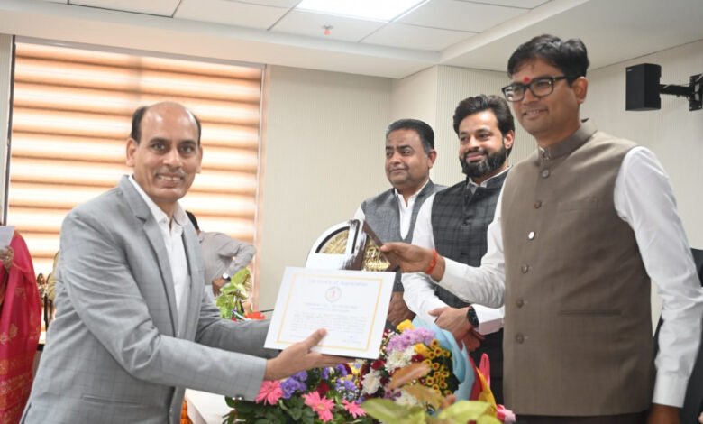 1763477602 1d3c78e203df429d1d61