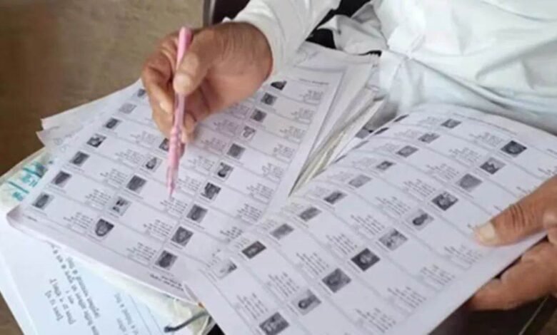 निर्वाचन आयोग का दावा 99 फीसदी वोटरों तक SIR फॉर्म पहुंचे, लोगों का कहना—हमें तो मिला ही नहीं