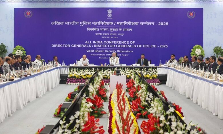 रायपुर में DGP–IGP कॉन्फ्रेंस की अगुवाई करते हुए प्रधानमंत्री नरेंद्र मोदी ने कहा—राष्ट्रीय सुरक्षा में नवाचार और समन्वय समय की सबसे बड़ी जरूरत