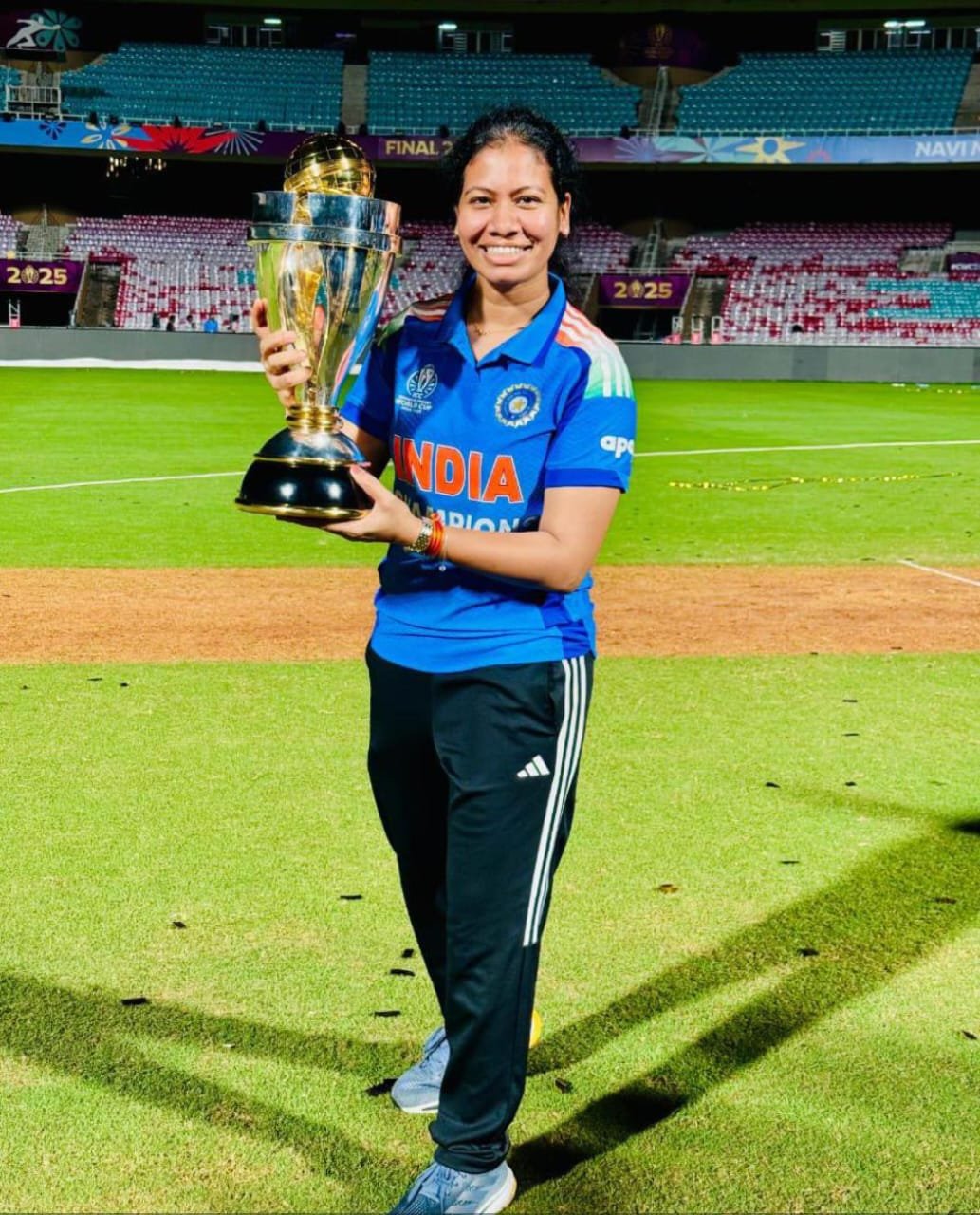 भारतीय महिला क्रिकेट टीम की ऐतिहासिक विश्व कप विजय पर राज्य सरकार द्वारा आकांक्षा सत्यवंशी को ₹10 लाख की सम्मान राशि प्रदान करने की घोषणा 1 IMG 20251105 WA0039