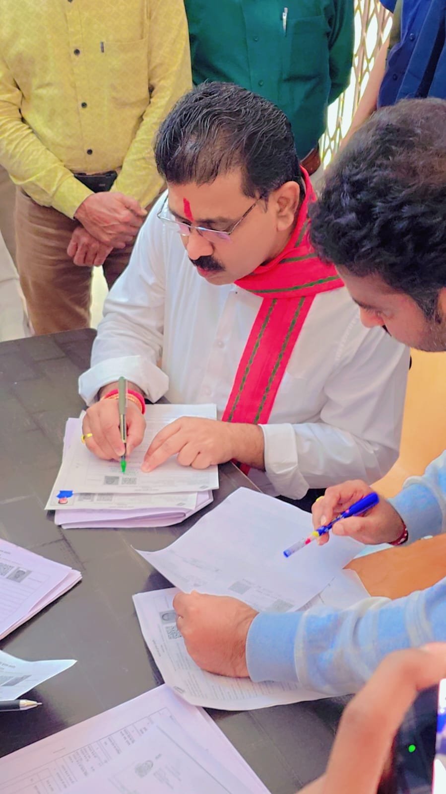 कवर्धा में उपमुख्यमंत्री विजय शर्मा ने भरा विशेष गहन पुनरीक्षण (SIR) फॉर्म, प्रदेशवासियों से भी डेटा अपडेट करने की अपील