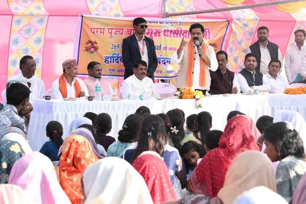 उपमुख्यमंत्री विजय शर्मा मगरदा, कवर्धा, बिसनपुरा में आयोजित संत गुरू घासीदास बाबा की जयंती में हुए शामिल, मगरदा में गुरुद्वारा परिसर और बिसनपुरा में विकास के लिए 20 लाख रूपए की घोषणा की