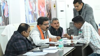 आरक्षक भर्ती प्रक्रिया : अभ्यर्थियों की समस्याओं पर सीधे उपमुख्यमंत्री विजय शर्मा ने किया संवाद; अभ्यर्थियों की समस्याओं का किया समाधान