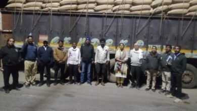 चिल्पी चेकपोस्ट पर पकड़ी गई अवैध धान की खेप, ट्रक से 336 क्विंटल धान जप्त 8 IMG 20251211 WA0010