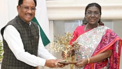 मुख्यमंत्री विष्णुदेव साय ने राष्ट्रपति द्रौपदी मुर्मु से की सौजन्य मुलाकात, ‘बस्तर पंडुम 2026’ में किया आमंत्रित 3 1767444205 fc19e17b39d582325536