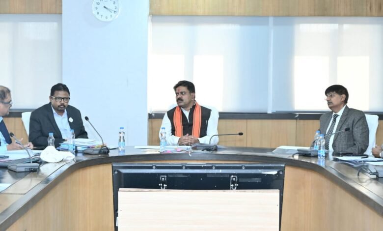 गृह विभाग के बजट निर्माण हेतु उपमुख्यमंत्री विजय शर्मा की अध्यक्षता में बैठक का हुआ आयोजन 8 गृह विभाग के बजट निर्माण हेतु उपमुख्यमंत्री विजय शर्मा की अध्यक्षता में बैठक का हुआ आयोजन