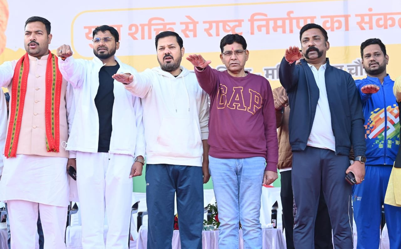 राष्ट्रीय युवा दिवस पर रायपुर में ‘स्वदेशी संकल्प दौड़’, युवाओं ने लिया राष्ट्र निर्माण का संकल्प 1 राष्ट्रीय युवा दिवस पर रायपुर में ‘स्वदेशी संकल्प दौड़’, युवाओं ने लिया राष्ट्र निर्माण का संकल्प