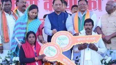 कर्मा महोत्सव में मुख्यमंत्री विष्णु देव साय ने दी नगर पंचायत भटगांव के विकास के लिए एक करोड़ रुपए की घोषणा, सूरजपुर जिले को दी 172.51 करोड़ रुपये के विकास कार्यों की सौगात