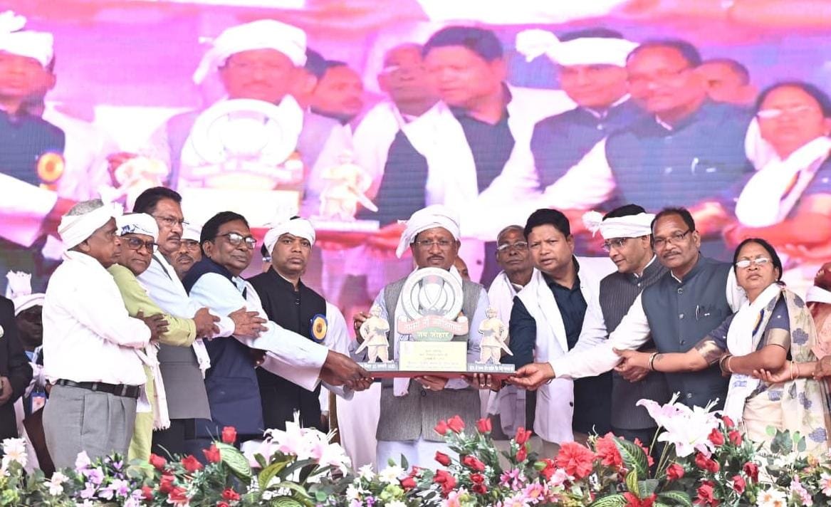 मुख्यमंत्री विष्णु देव साय शहीद शिरोमणि गैंदसिंह के 201वें शहादत दिवस एवं श्रद्धांजलि सभा कार्यक्रम में हुए शामिल, चौक, मूर्ति स्थापना और सामाजिक केंद्रों की घोषणा