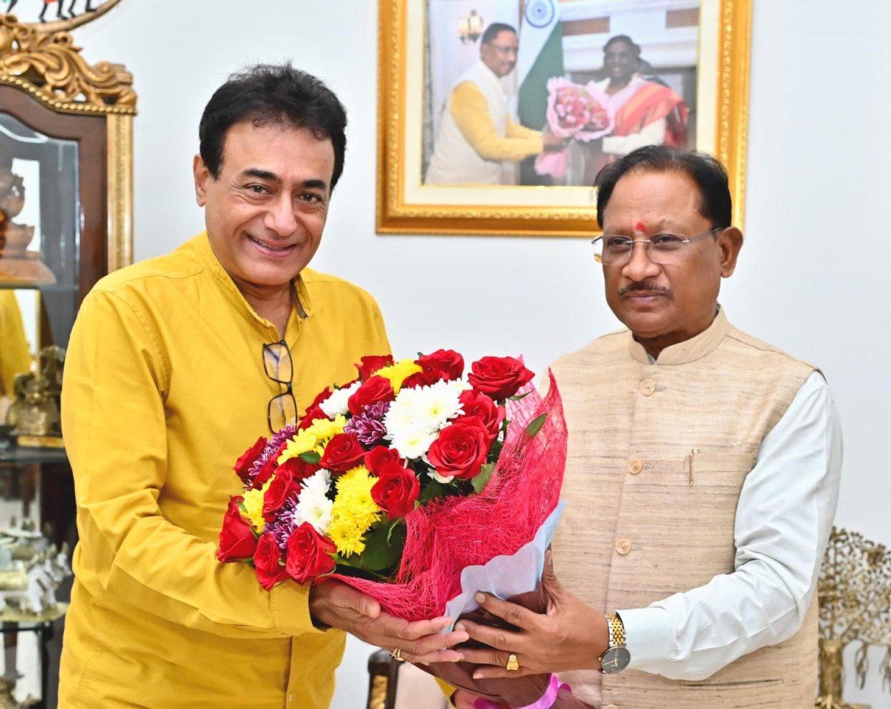 मुख्यमंत्री विष्णुदेव साय से सुप्रसिद्ध अभिनेता नीतिश भारद्वाज ने की सौजन्य मुलाकात 1 मुख्यमंत्री विष्णुदेव साय से सुप्रसिद्ध अभिनेता नीतिश भारद्वाज ने की सौजन्य मुलाकात