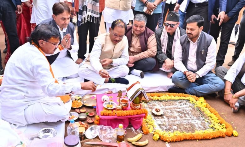 मुख्यमंत्री विष्णु देव साय ने चित्रोत्पला फिल्म सिटी एवं ट्राइबल एंड कल्चरल कन्वेंशन सेंटर का किया भूमि पूजन, 150 करोड़ रुपये की लागत से लगभग 100 एकड़ में विकसित होगी फिल्म सिटी