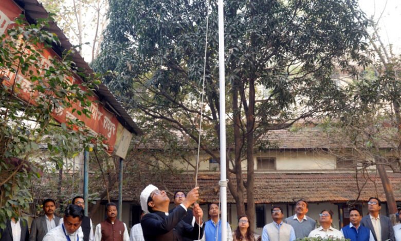 जनसम्पर्क संचालनालय में आयुक्त डॉ. रवि मित्तल ने किया ध्वजारोहण