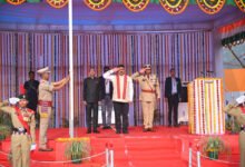 उपमुख्यमंत्री विजय शर्मा ने गणतंत्र दिवस पर अम्बिकापुर के पीजी कॉलेज मैदान में फहराया राष्ट्रीय ध्वज