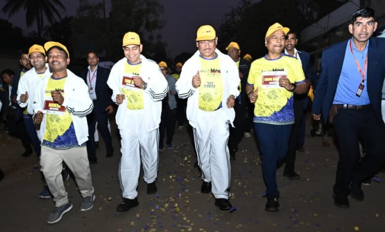 मुख्यमंत्री विष्णुदेव साय ने नारायणपुर में अबूझमाड़ पीस हॉफ मैराथन को दिखाई हरी झंडी, 10 हजार से अधिक प्रतिभागियों ने लगाई दौड़, आत्मसमर्पित नक्सली भी बने आयोजन का हिस्सा