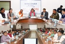 कबीरधाम जिले के प्रभारी मंत्री ने ली समीक्षा बैठक, आयुष्मान कार्ड से उपचार के संबंध में अस्पतालों के जांच के दिए निर्देश