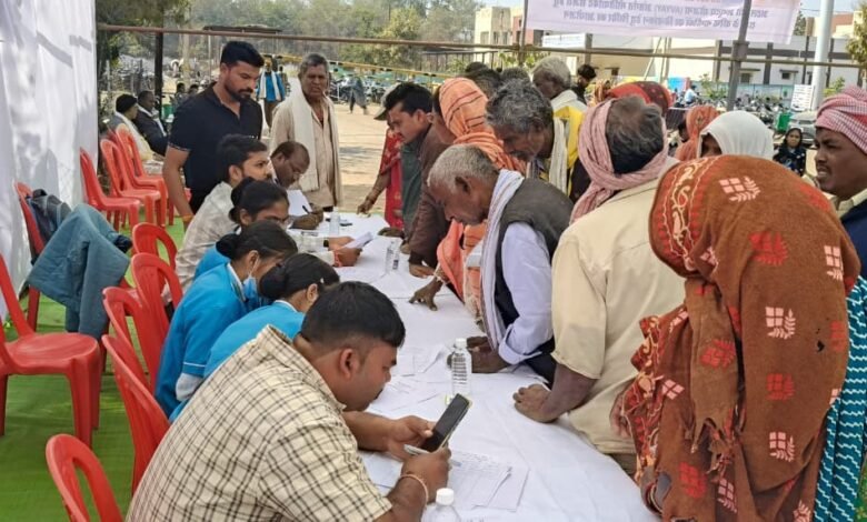 जिला अस्पताल में वरिष्ठ नागरिकों के लिए लगाई गई मोतियाबिंद जांच शिविर, 94 सर्जरी के लिए चिन्हांकित; एम्स में कराया जाएगा सर्जरी