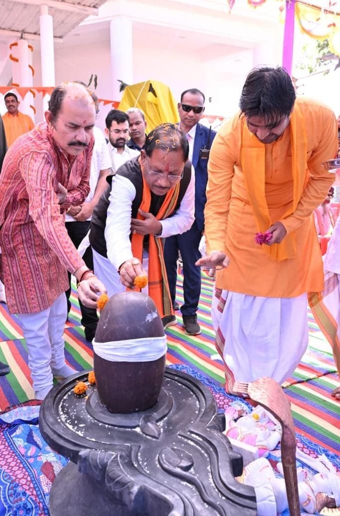 CM Sai In Neelkantheshwar Mahadev Temple: नीलकंठेश्वर महादेव मंदिर के प्राण-प्रतिष्ठा समारोह में शामिल हुए CM विष्णु देव साय 2 1771069636 a46fb671a1b9c3d73987