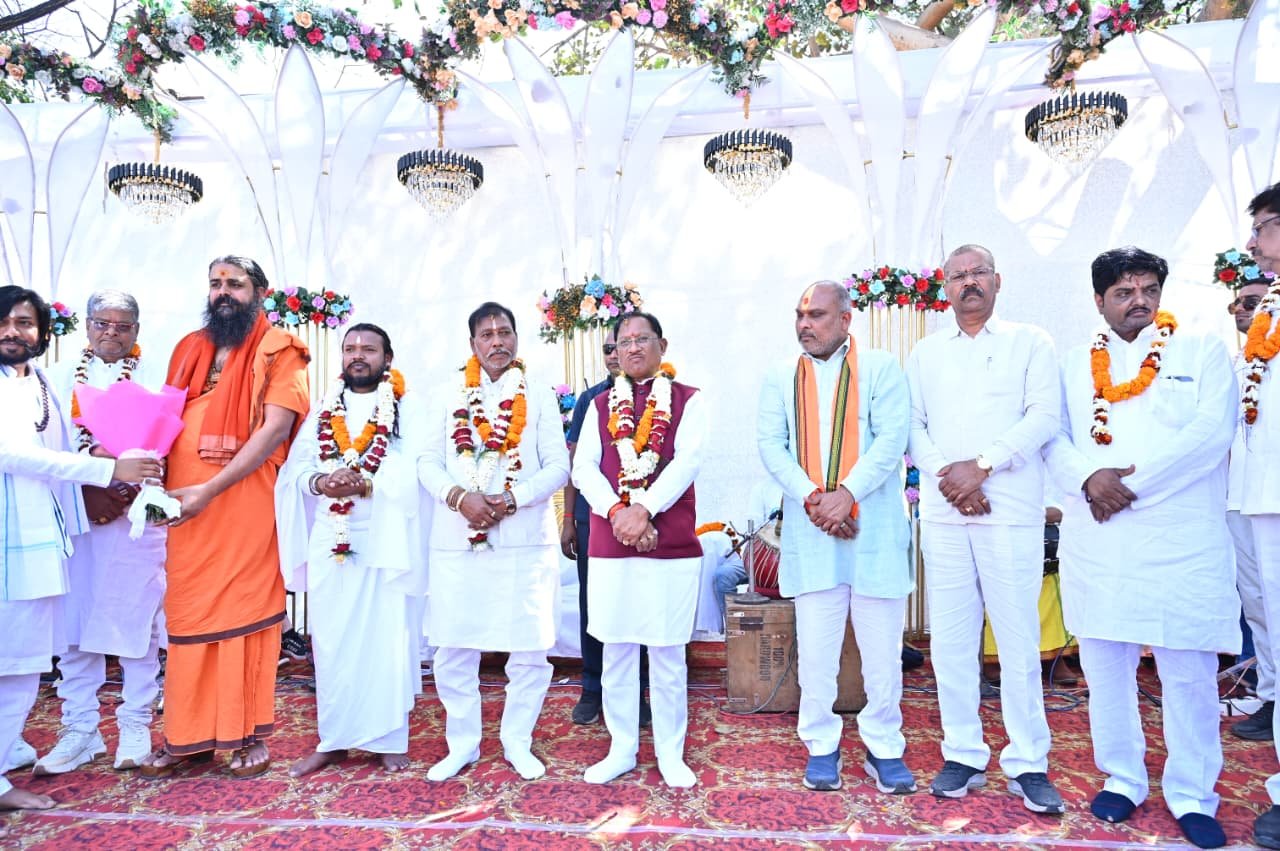 CM inaugurated Satnam Harmony Walk: CM विष्णु देव साय ने 'विशाल सतनाम सद्भाव पदयात्रा' का किया शुभारंभ 3 1771400026 2d94dd0e69ed05152818