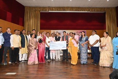 Labour Brothers And Sisters Should Become Aware: श्रमिक भाई -बहन बनें जागरूक...कल्याणकारी योजनाओं का अधिक से अधिक लाभ ले-:राजस्व मंत्री 1 1771570664 dd3ed1ab35af82495b25