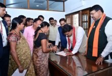 सहयोग केन्द्र में उपमुख्यमंत्री विजय शर्मा से मिले कार्यकर्ता, आवेदनों के निराकरण हेतु दिए संबंधित विभाग को निर्देश