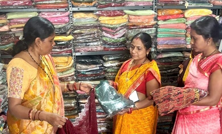 बिहान योजना से बदली सावित्री उरांव की जिंदगी, सालाना आय पहुंची 8 लाख रुपये 14 666