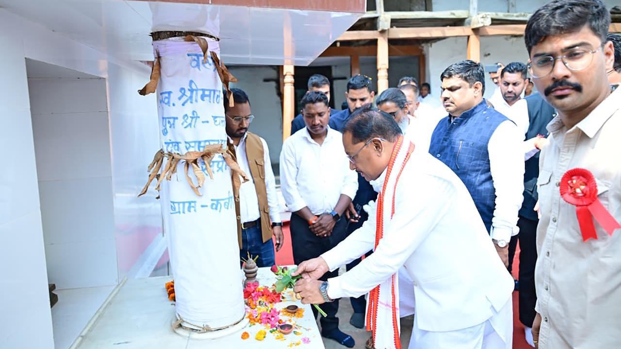 Saint Kabir's Words Unite The Society: संत कबीर की वाणी समाज को जोड़ती है, सरकार का संकल्प जनजीवन संवारता है : मुख्यमंत्री विष्णु देव साय 4 HCU57BQbQAAkEMF