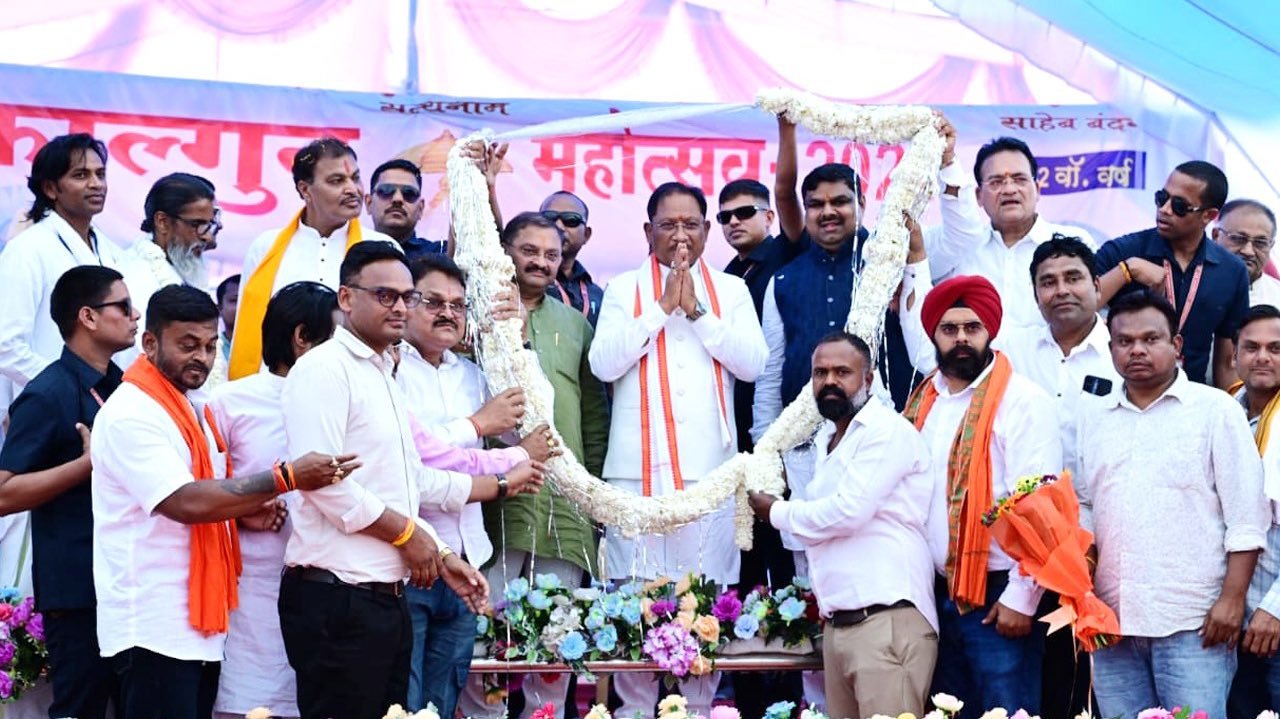 Saint Kabir's Words Unite The Society: संत कबीर की वाणी समाज को जोड़ती है, सरकार का संकल्प जनजीवन संवारता है : मुख्यमंत्री विष्णु देव साय 2 HCVAs0MawAAeN Y